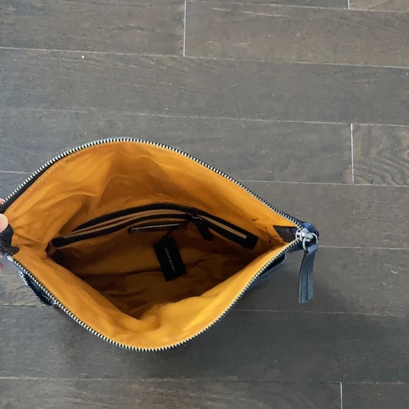 Banana Republic Navy Purse - Picture 3 of 4